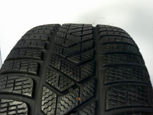 Pirelli Sottozero 3 guma