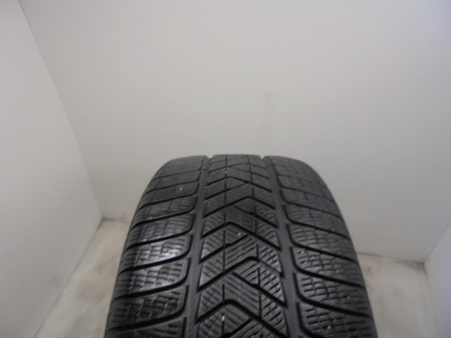 Pirelli Scorpion Winter guma