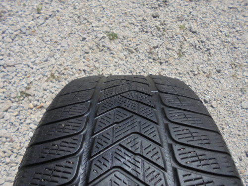 Pirelli Scorpion guma